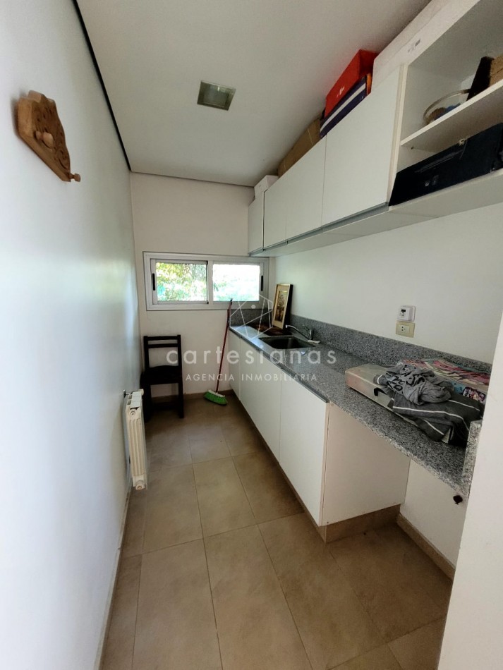 LA MORADA, V. ALLENDE. HERMOSA CASA DE 3 DORM + DEPENDENCIA. APTO CREDITO
