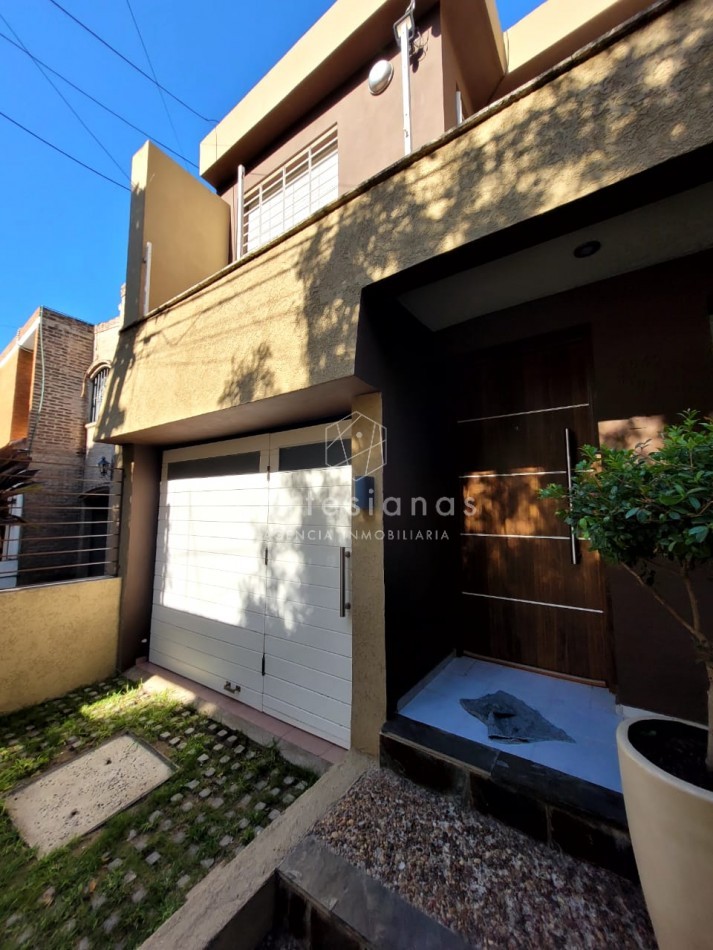 APTO CREDITO. IMPECABLE! DUPLEX DE 3 DORM. ZONA SUR.