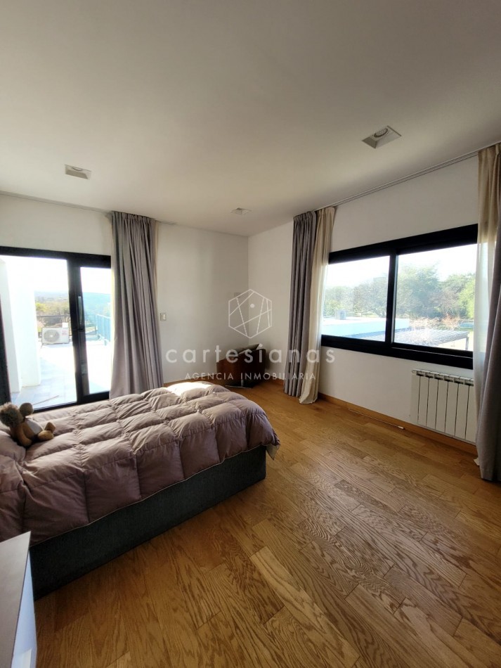 PREMIUM! CASA 4 DORM EN CAUSANA. 650 MTS CUB, 5000 MTS LOTE