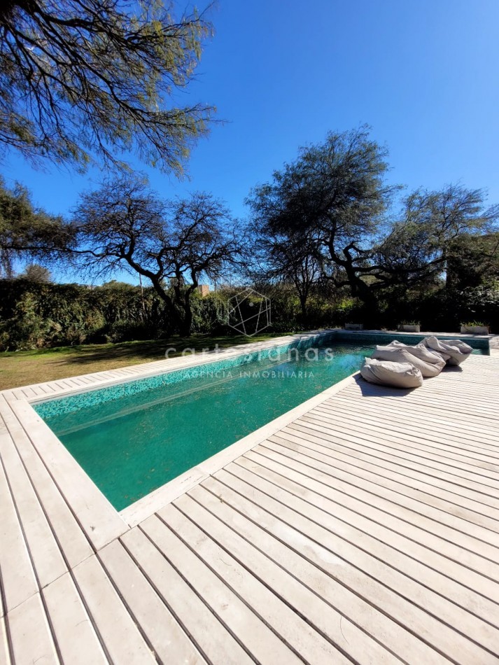 COUNTRY EL BOSQUE IMPECABLE! CASA DE 3 DORMITORIOS 650 MTS CUB.