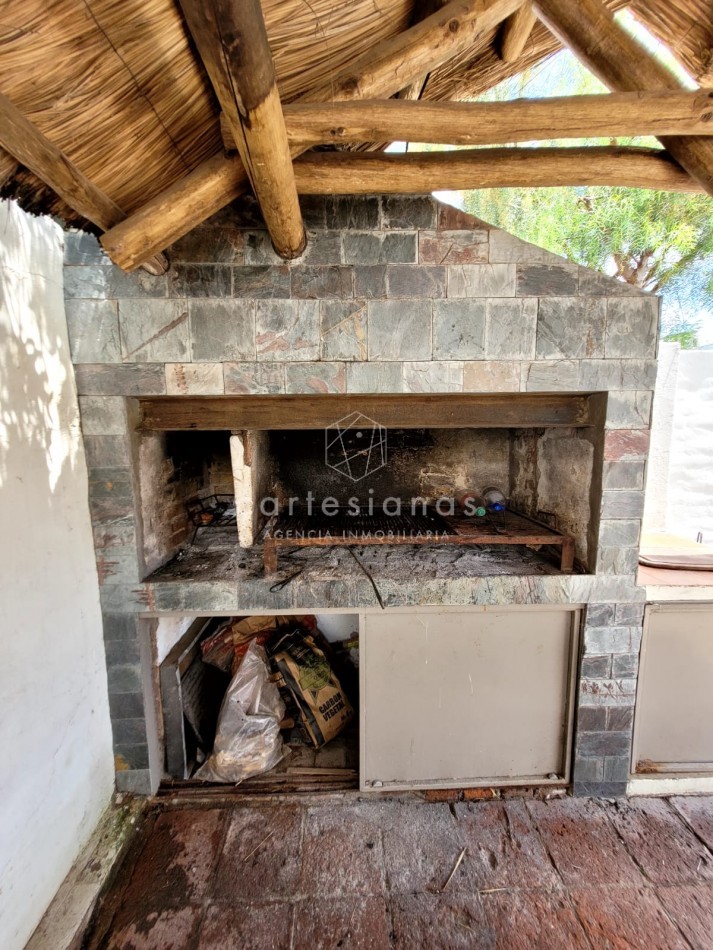 B°LOS OLMOS CASA 3 DORM C/PILETA. ESCRITURA