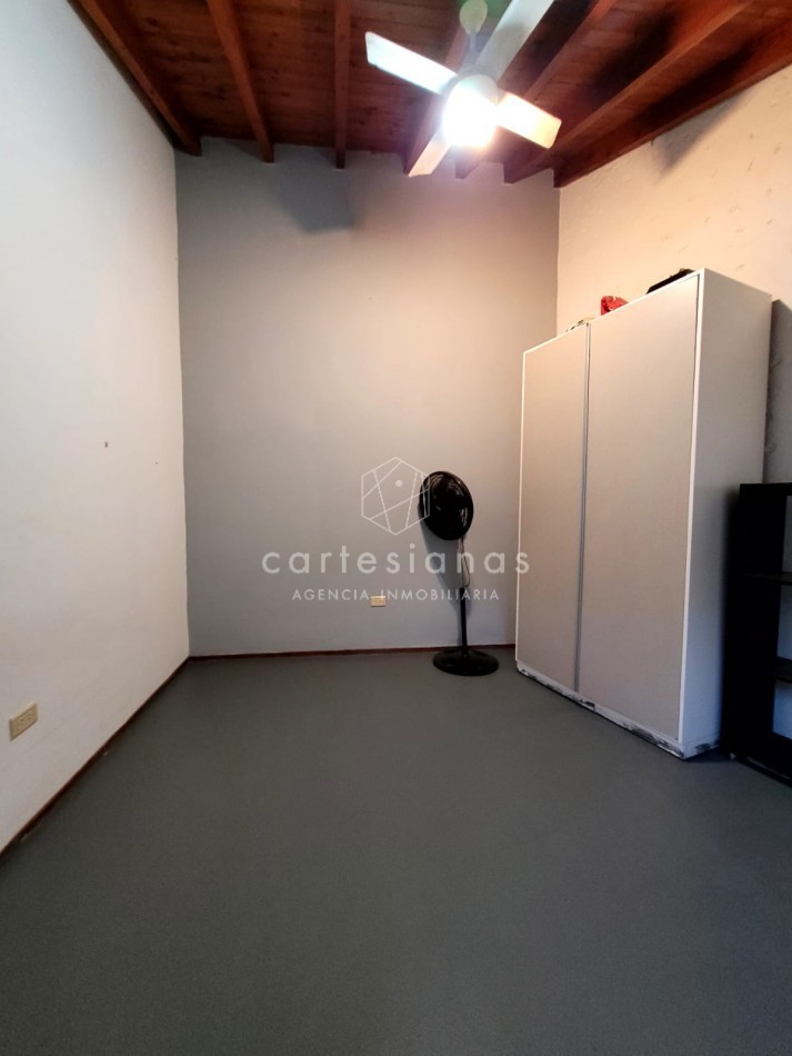 HERMOSA CASA 3 DORM CON/PILETA. VILLA RIVERA INDARTE