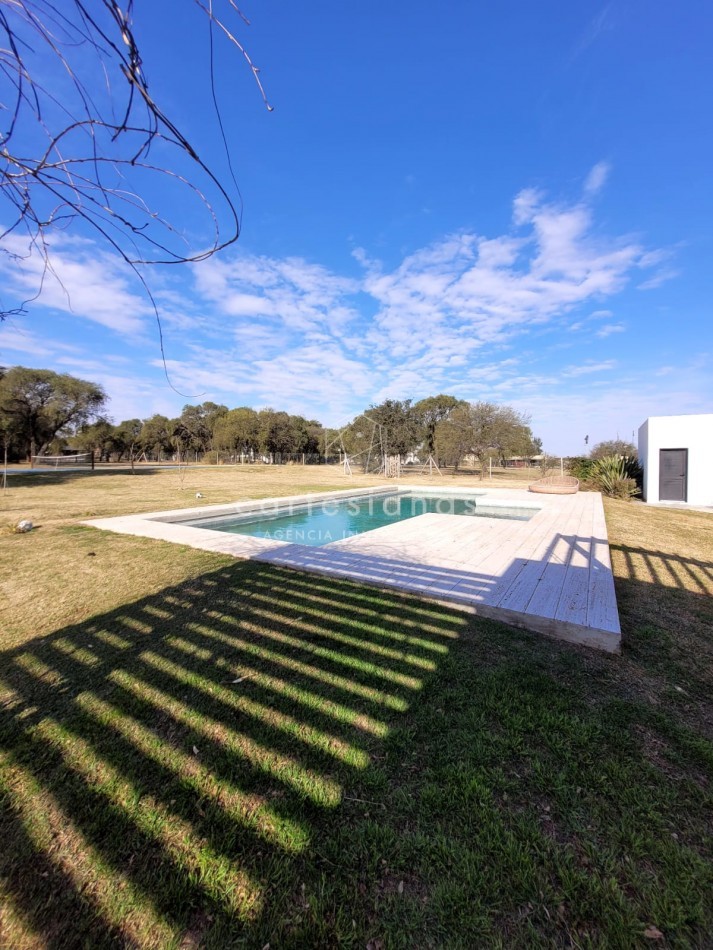 PREMIUM! CASA 4 DORM EN CAUSANA. 650 MTS CUB, 5000 MTS LOTE