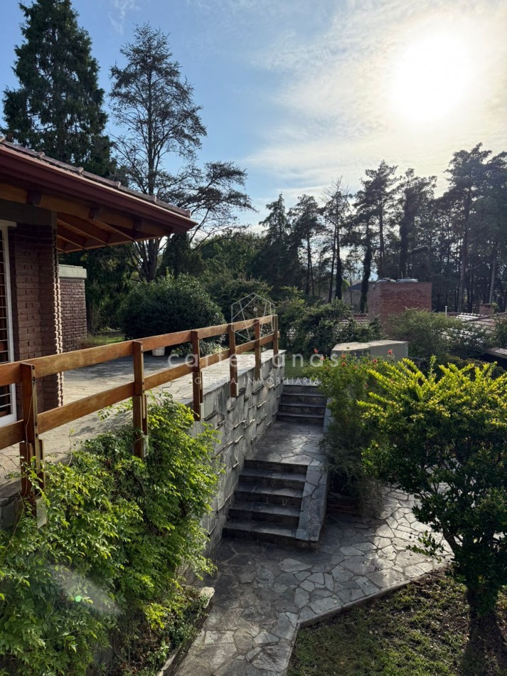 CARLOS PAZ| HERMOSA CASA SOBRE LA COSTA DEL RIO LOS CHORRILLOS