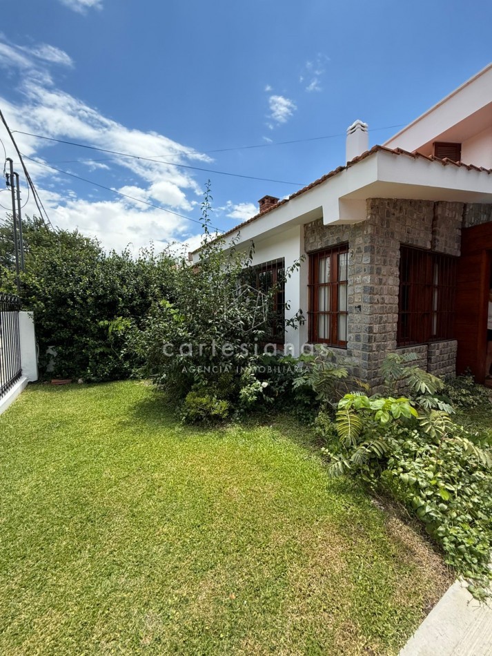 CASA DE 4 DORM C/PILETA | BAJO PALERMO