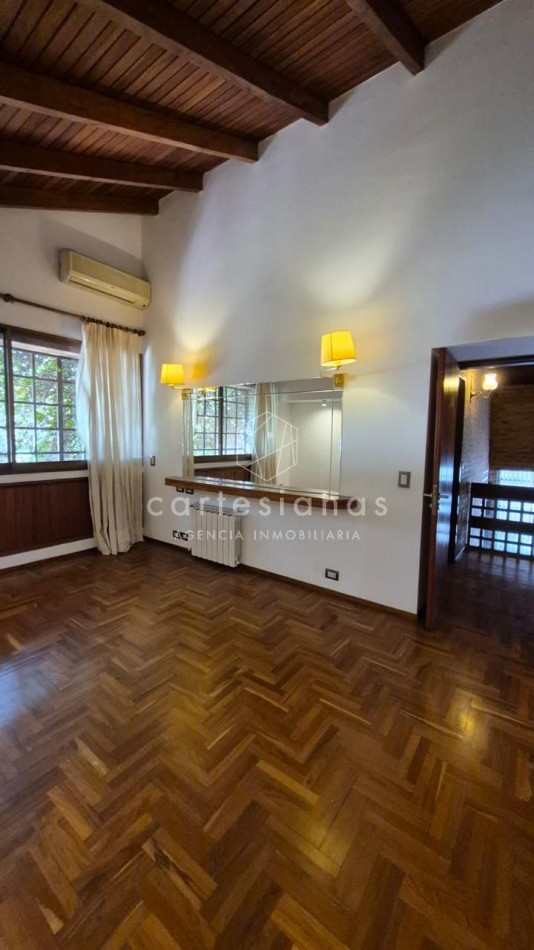 URCA EXCELENTE CASA DE 4 DORM. USO RESIDENCIAL O PARA OFICINAS/ESTUDIO 