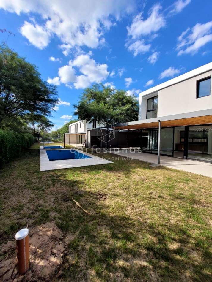 HOUSING EN LA CAROLINA CASA DE 3 DORM. CALIDAD PREMIUM