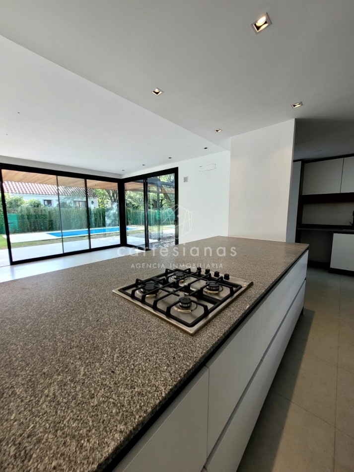 HOUSING EN LA CAROLINA CASA DE 3 DORM. CALIDAD PREMIUM