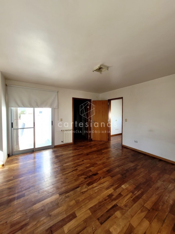 LA MORADA, V. ALLENDE. HERMOSA CASA DE 3 DORM + DEPENDENCIA. APTO CREDITO