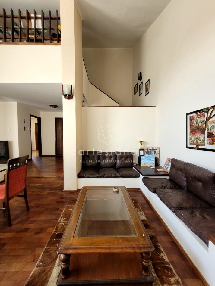 B°LOS OLMOS CASA 3 DORM C/PILETA. ESCRITURA