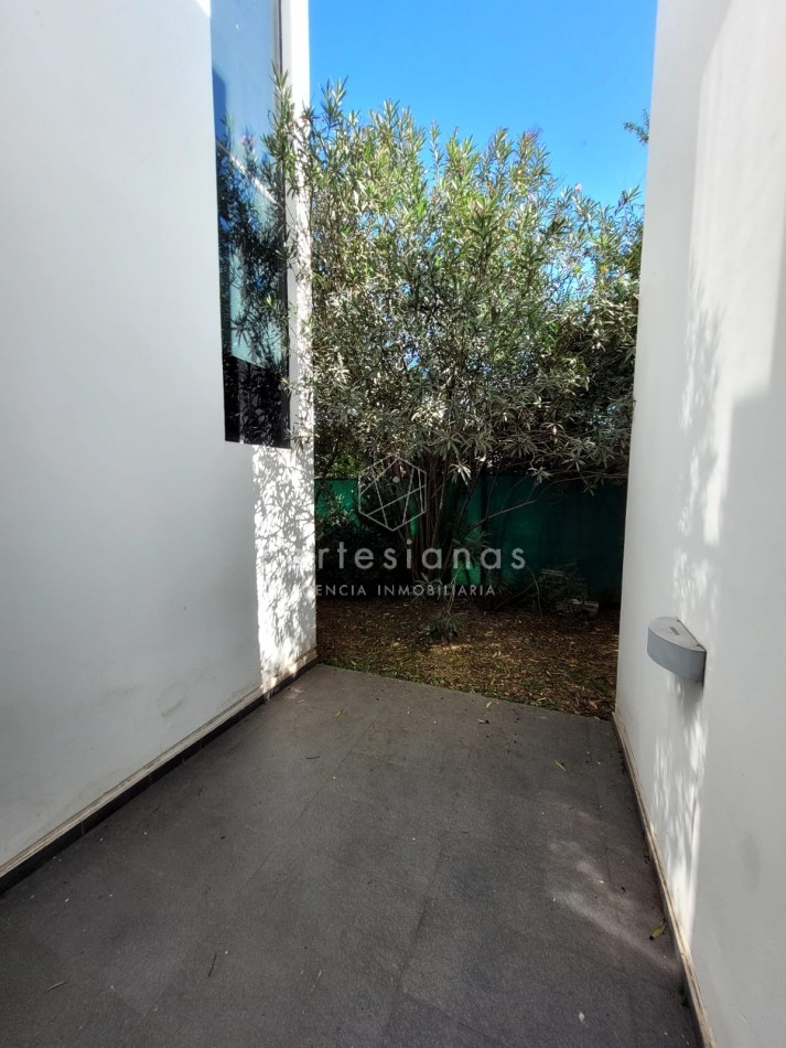 LA MORADA, V. ALLENDE. HERMOSA CASA DE 3 DORM + DEPENDENCIA. APTO CREDITO