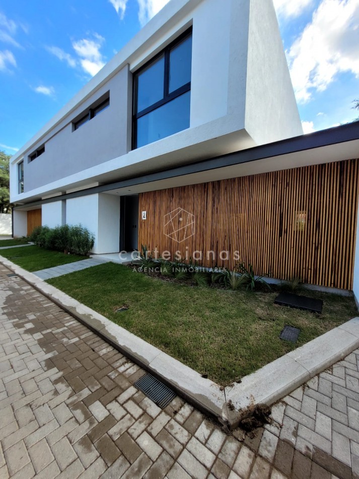 HOUSING EN LA CAROLINA CASA DE 3 DORM. CALIDAD PREMIUM