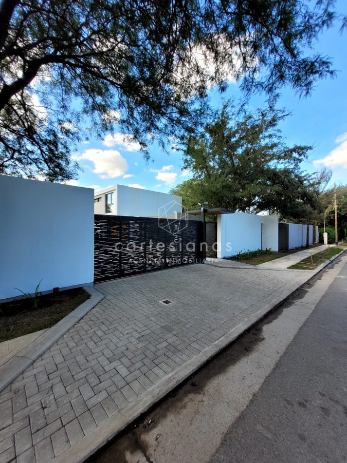 HOUSING EN LA CAROLINA CASA DE 3 DORM. CALIDAD PREMIUM