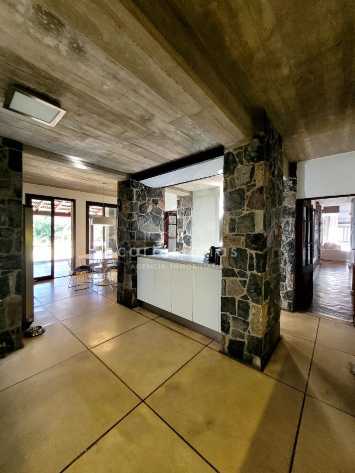COUNTRY EL BOSQUE IMPECABLE! CASA DE 3 DORMITORIOS 650 MTS CUB.