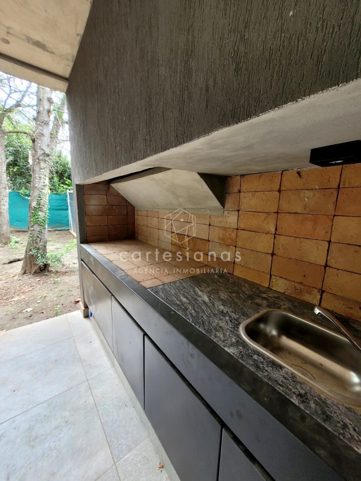 PREMIUM! HOUSING DUPLEX 3 DORMITORIOS. VILLA WARCALDE. POSESION JUNIO 2025