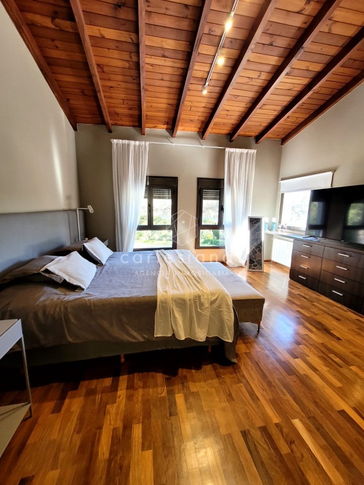 COUNTRY EL BOSQUE IMPECABLE! CASA DE 3 DORMITORIOS 650 MTS CUB.