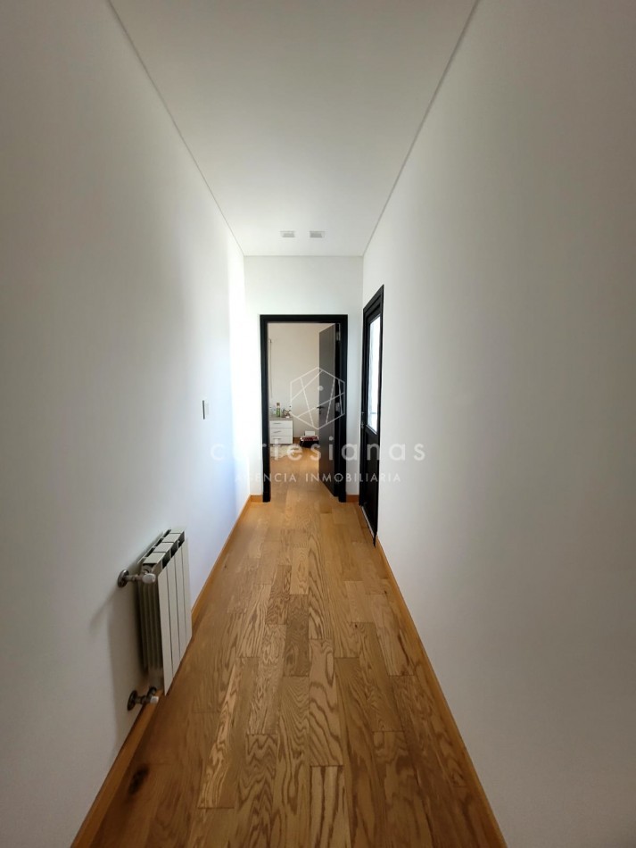 PREMIUM! CASA 4 DORM EN CAUSANA. 650 MTS CUB, 5000 MTS LOTE