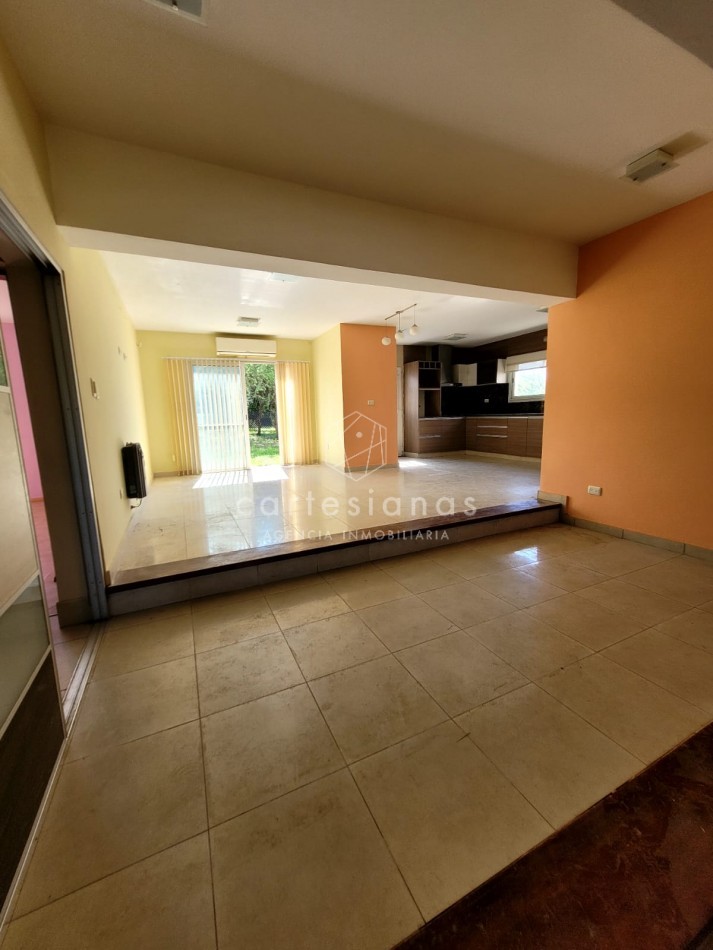 APTO CREDITO. VILLA CATALINA E-53 CASA DE 2 DORM