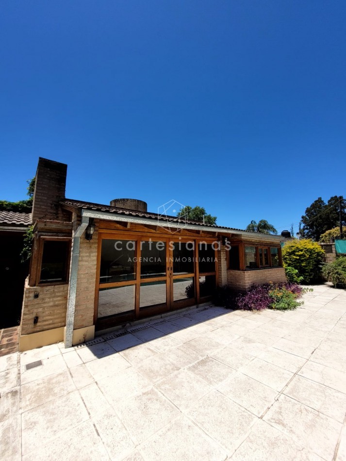 ARGUELLO. CASA 4 DORM + DEPENDENCIA DE SERVICIO