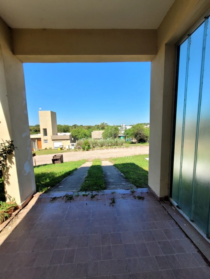 APTO CREDITO. VILLA CATALINA E-53 CASA DE 2 DORM
