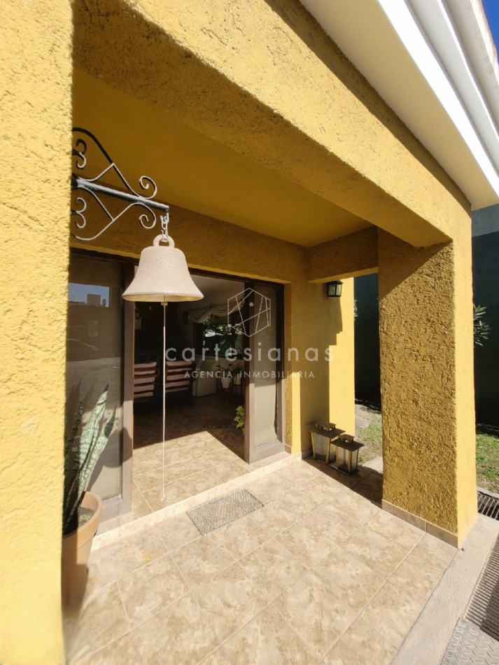 MORADA, VILLA URBANA. CASA DE 2 DORM , 2 BAÑOS, PILETA. APTO CREDITO HIPOTECARIO