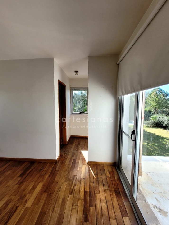 LA MORADA, V. ALLENDE. HERMOSA CASA DE 3 DORM + DEPENDENCIA. APTO CREDITO