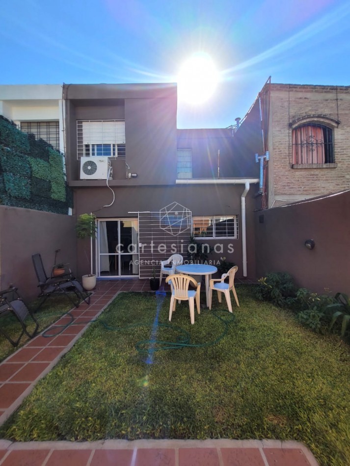 APTO CREDITO. IMPECABLE! DUPLEX DE 3 DORM. ZONA SUR.