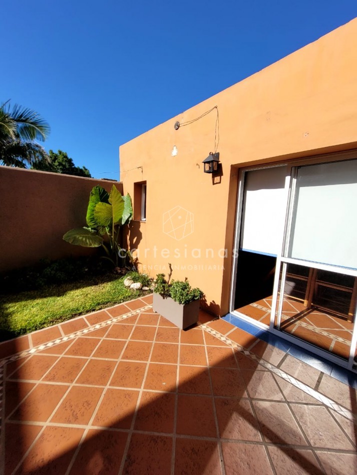 APTO CREDITO. IMPECABLE! DUPLEX DE 3 DORM. ZONA SUR.