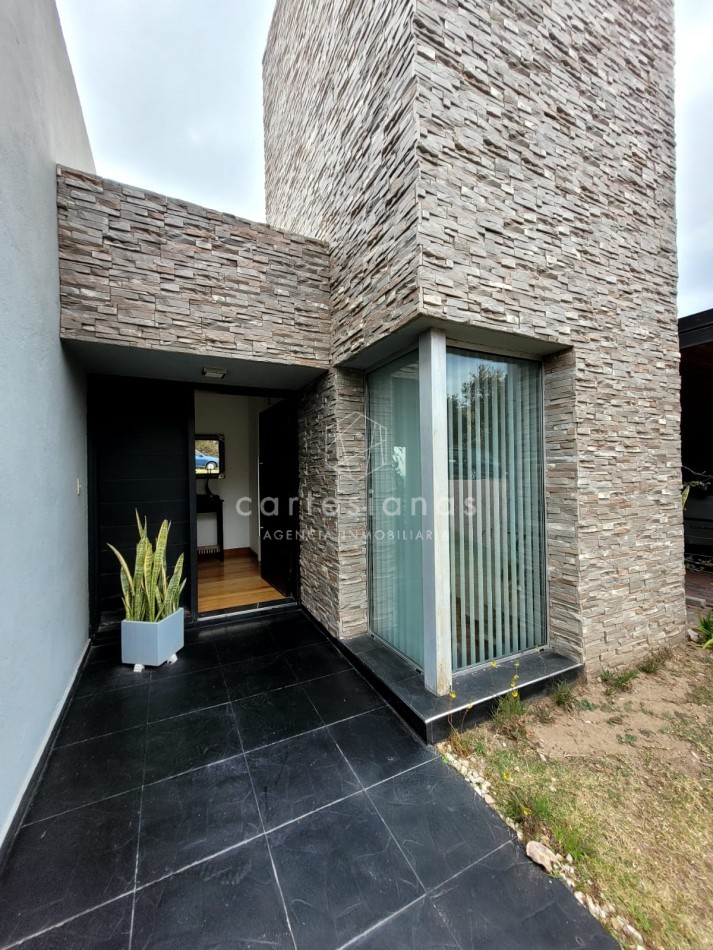 COUNTRY LA RUFINA CASA DE 4 DORM