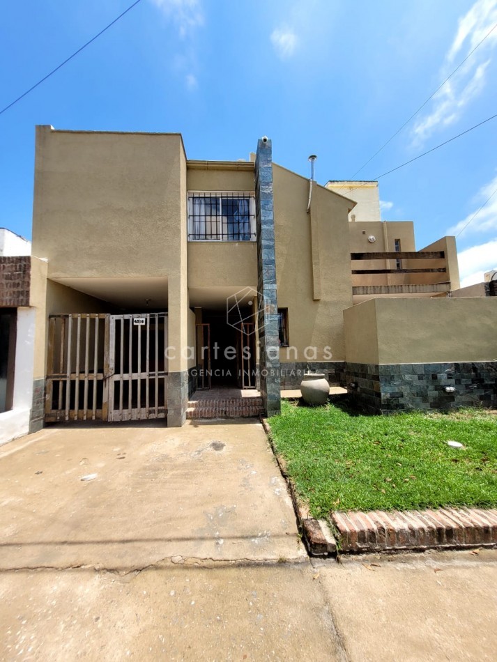 B°LOS OLMOS CASA 3 DORM C/PILETA. ESCRITURA
