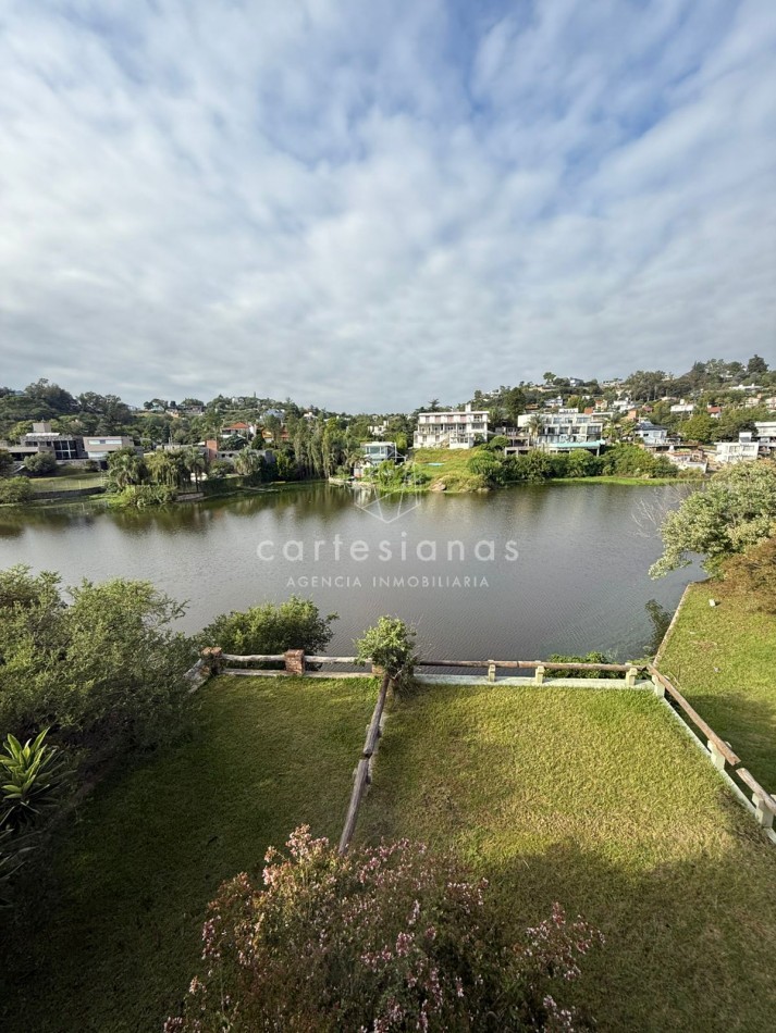 CARLOS PAZ| HERMOSA CASA SOBRE LA COSTA DEL RIO LOS CHORRILLOS