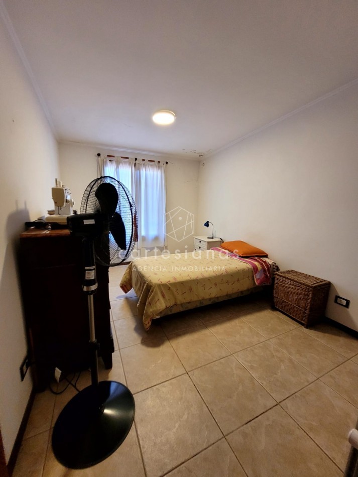 ARGUELLO. CASA 4 DORM + DEPENDENCIA DE SERVICIO