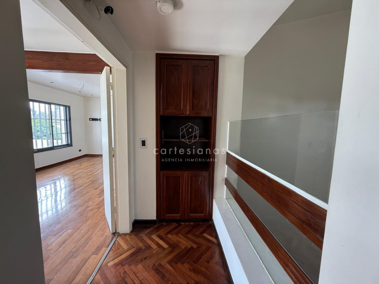 A 30 MTS DE RARAEL NUÑEZ CASA DE 4 DORM + ESCRIT C/PILETA