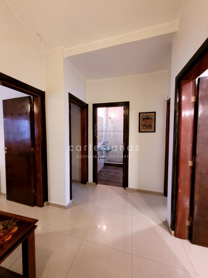 MAIPU 1° SECC HERMOSA CASA DE 4 DORM C/PILETA A POCAS CUADRAS DEL PARQUE SARMIENTO