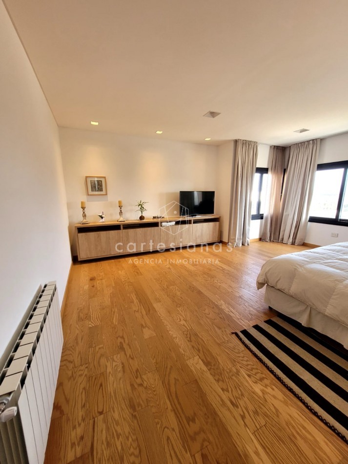 PREMIUM! CASA 4 DORM EN CAUSANA. 650 MTS CUB, 5000 MTS LOTE