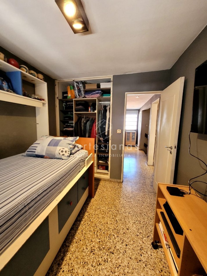 APTO CREDITO. IMPECABLE! DUPLEX DE 3 DORM. ZONA SUR.