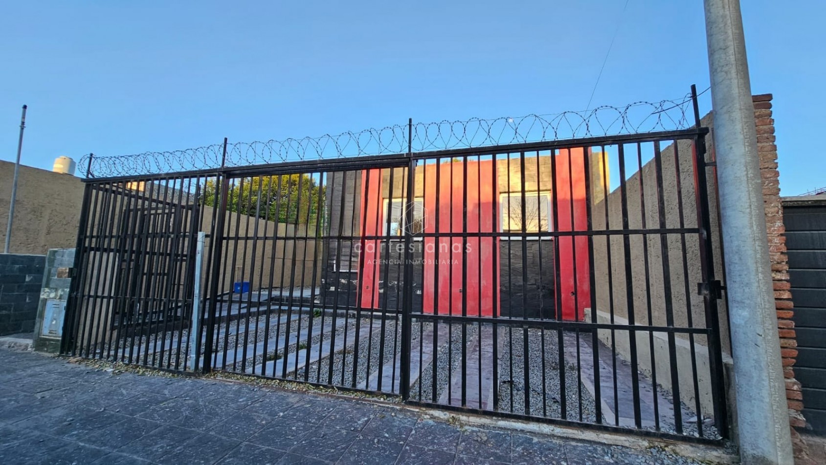 SE VENDEN 3 UNIDADES: DOS de 1 DORM y UNO de 2 DORM EN COMPLEJO B° BELLA VISTA