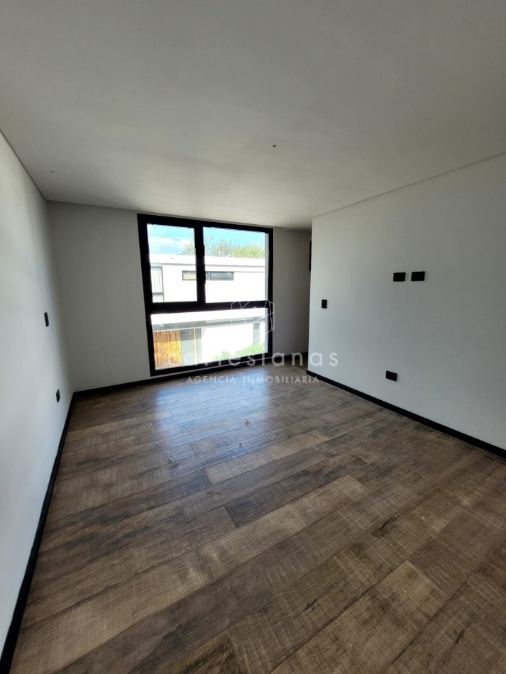 HOUSING EN LA CAROLINA CASA DE 3 DORM. CALIDAD PREMIUM