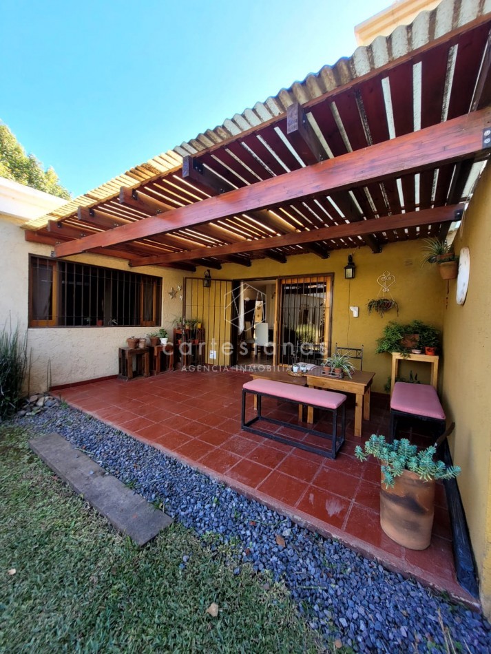 MORADA, VILLA URBANA. CASA DE 2 DORM , 2 BAÑOS, PILETA. APTO CREDITO HIPOTECARIO
