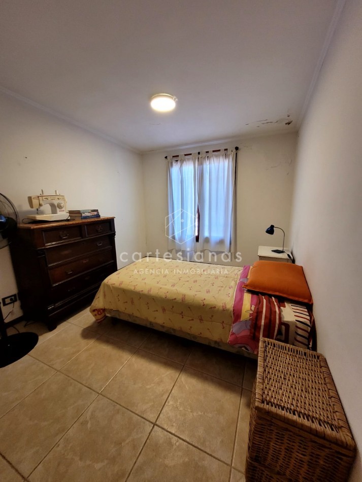 ARGUELLO. CASA 4 DORM + DEPENDENCIA DE SERVICIO