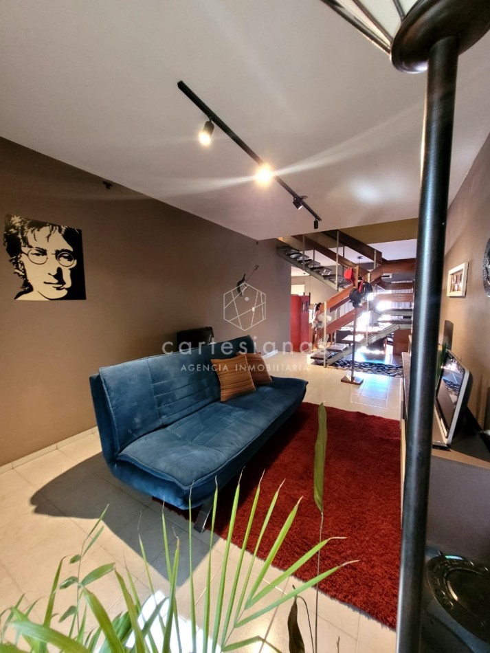 APTO CREDITO. IMPECABLE! DUPLEX DE 3 DORM. ZONA SUR.