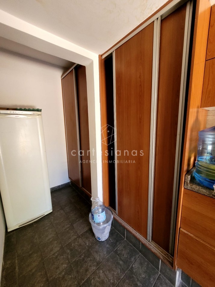 ARGUELLO. CASA 4 DORM + DEPENDENCIA DE SERVICIO
