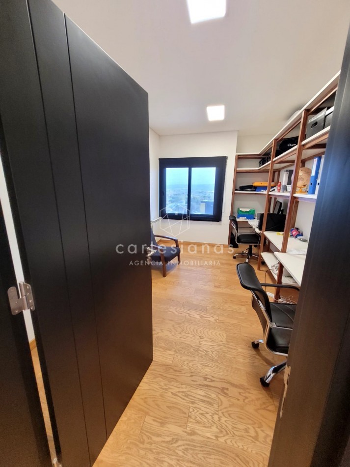PREMIUM! CASA 4 DORM EN CAUSANA. 650 MTS CUB, 5000 MTS LOTE