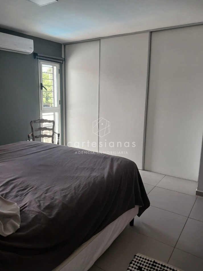 APTA CREDITO. A MTS DE RECTA MARTINOLLI CASA 3 DORM C/PILETA.