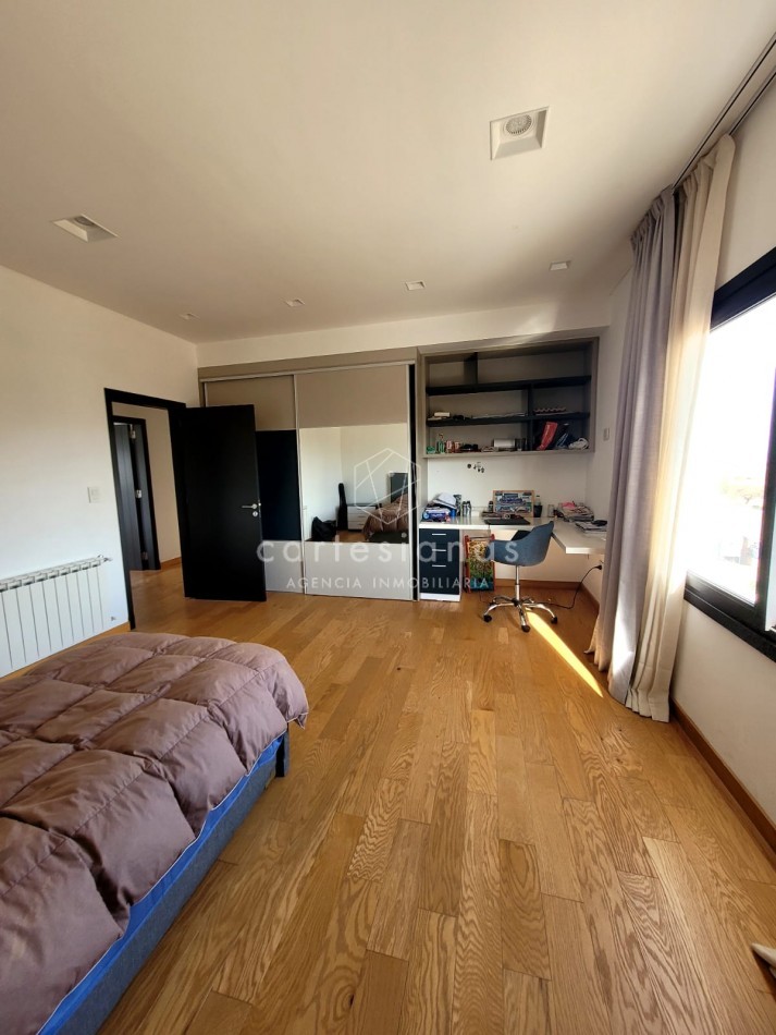 PREMIUM! CASA 4 DORM EN CAUSANA. 650 MTS CUB, 5000 MTS LOTE