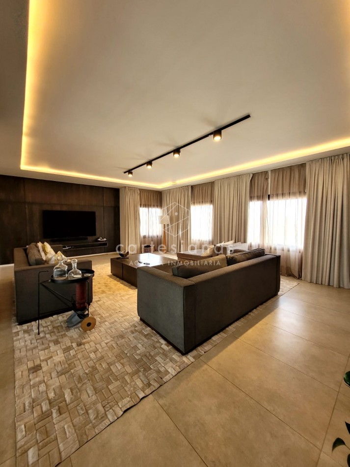 PREMIUM! CASA 4 DORM EN CAUSANA. 650 MTS CUB, 5000 MTS LOTE