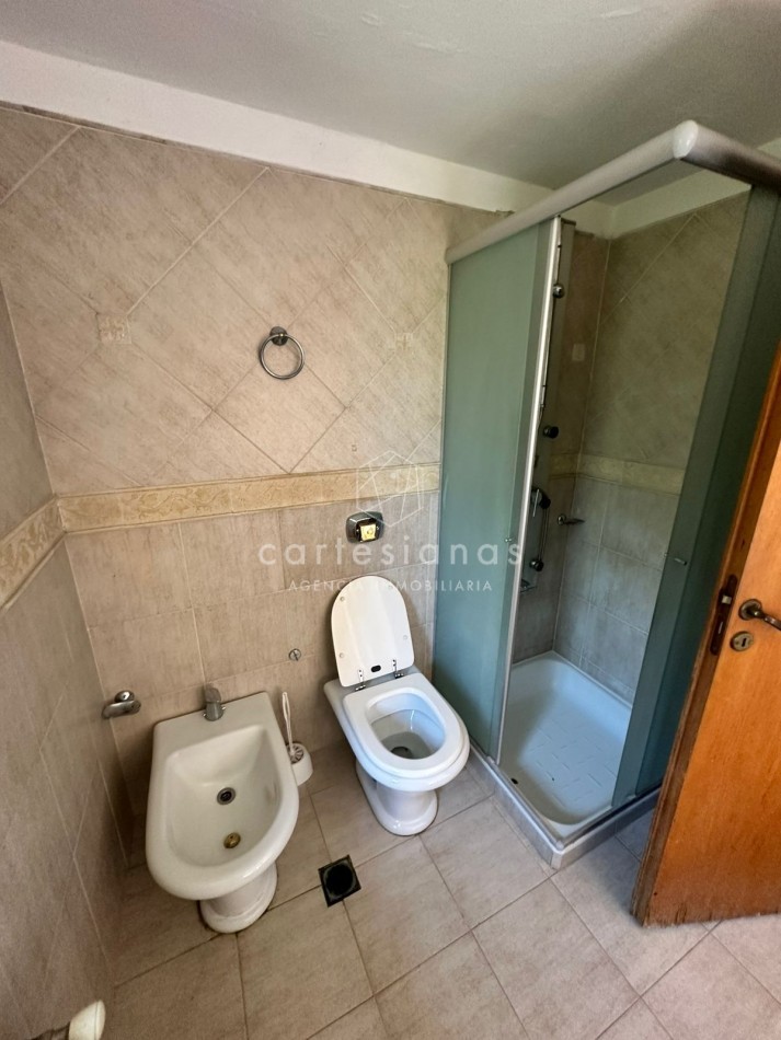 ARGUELLO. CASA 4 DORM + DEPENDENCIA DE SERVICIO
