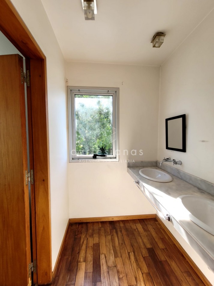 LA MORADA, V. ALLENDE. HERMOSA CASA DE 3 DORM + DEPENDENCIA. APTO CREDITO