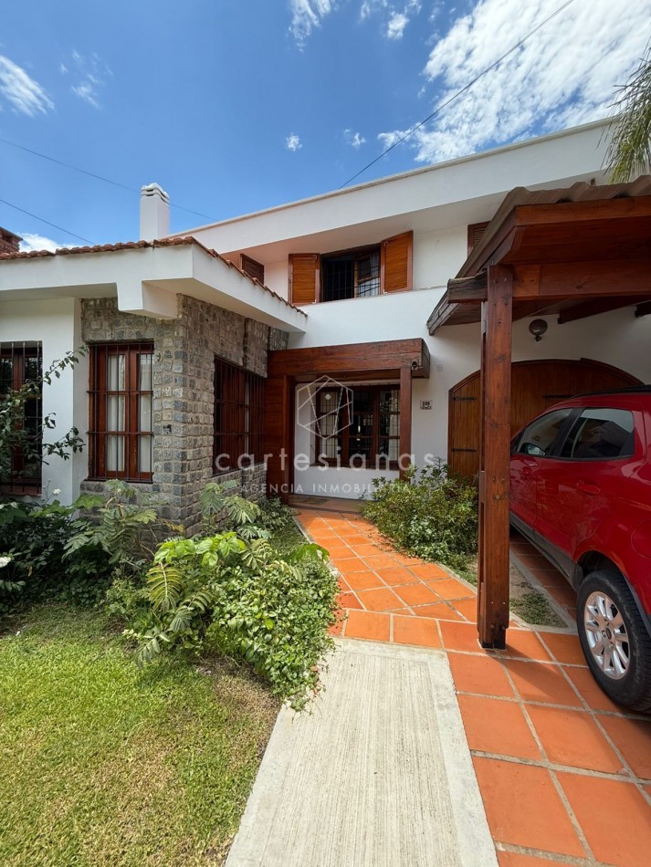 CASA DE 4 DORM C/PILETA | BAJO PALERMO