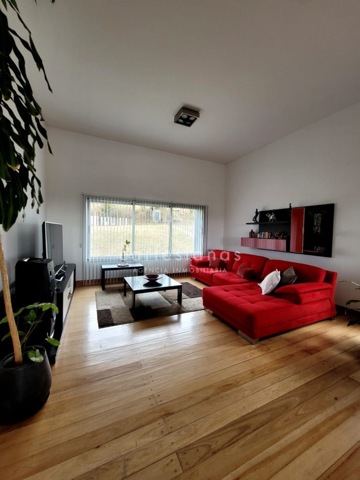 COUNTRY LA RUFINA CASA DE 4 DORM